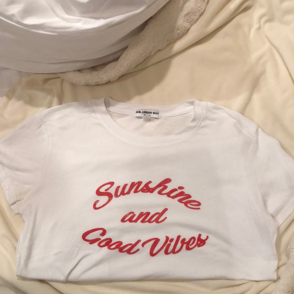 White sunshine and good vibes graphic t